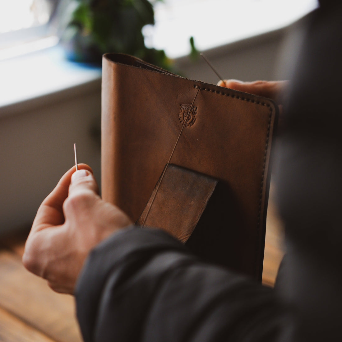 Hand Stitched vs. Machine Stitched Leather Goods